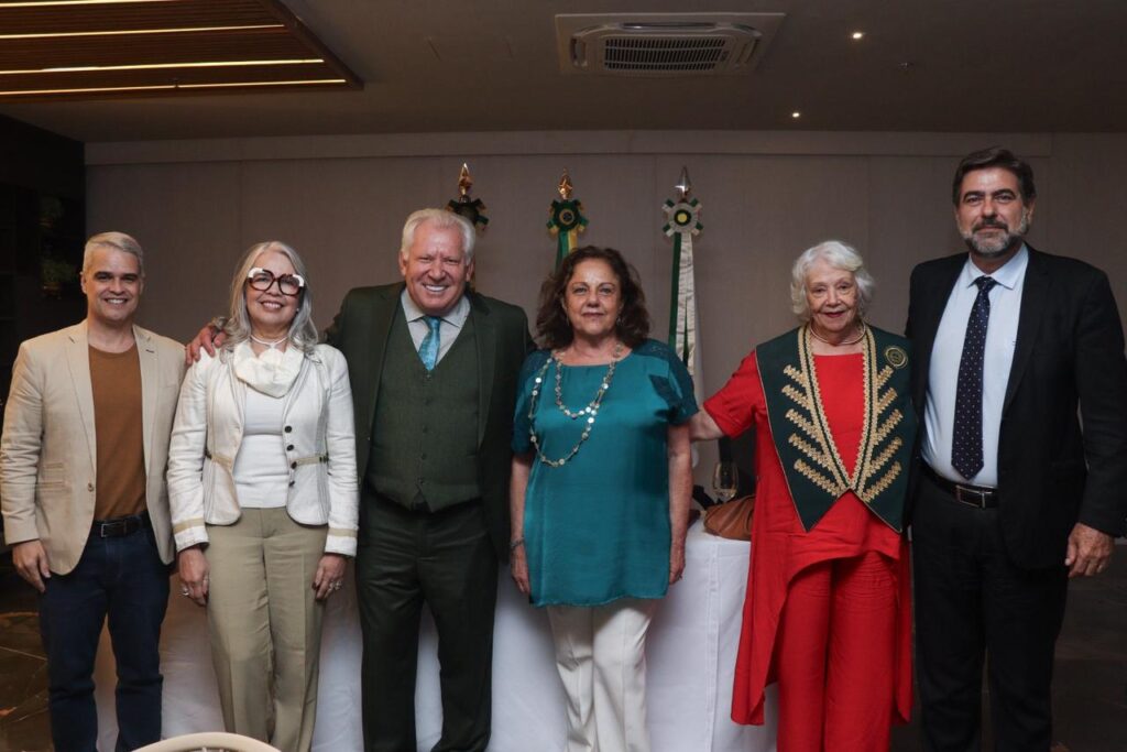 Novos acadêmicos apresentam trajetórias e reforçam pluralidade intelectual em edição de abril do Almoço com Letras